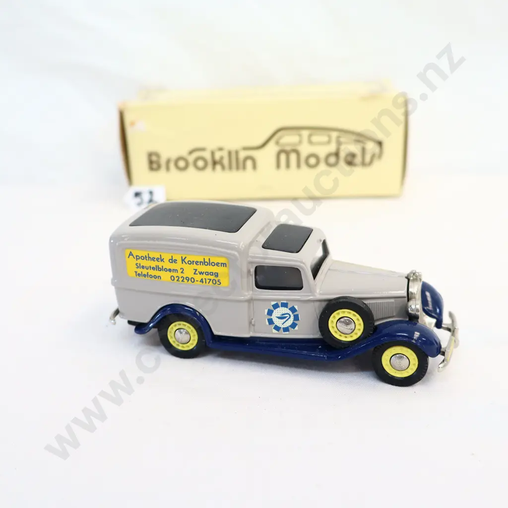 1/43 Brooklin Models 1938 Dodge Van Image 1++