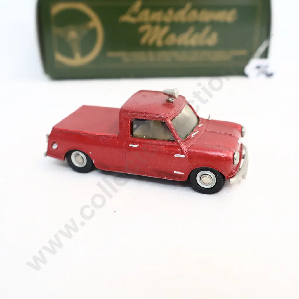 1/43 Landsdown Models 1962 Morris Mini Van Mk 1 Image 1++