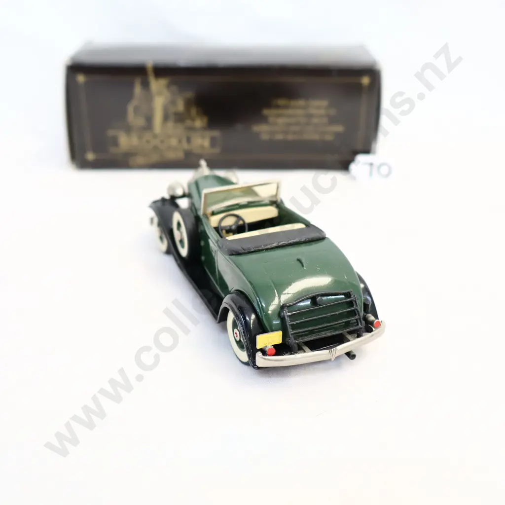 1/43 Brooklin Models 1932 Packard Light Eight Image 1++