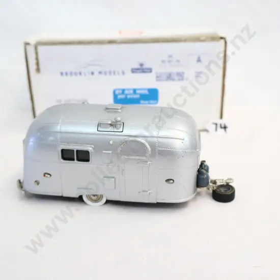 1/43 Brooklin Models 1953 American Caravan