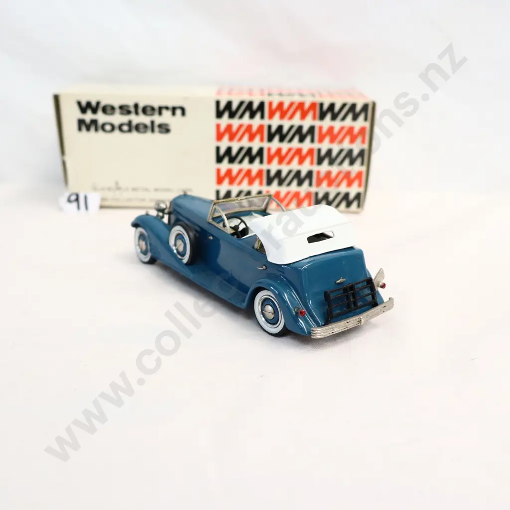 1/43 Western Models Western Models 1933 Chrysler Imperial Image 1++