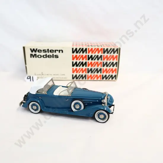 1/43 Western Models Western Models 1933 Chrysler Imperial