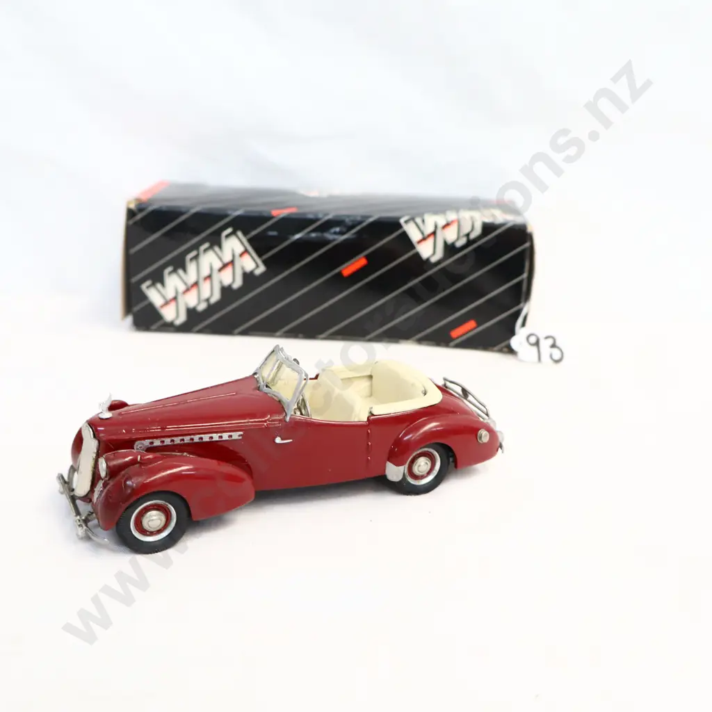 1/43 Western Models 1940 Packard Darrin Image 1++