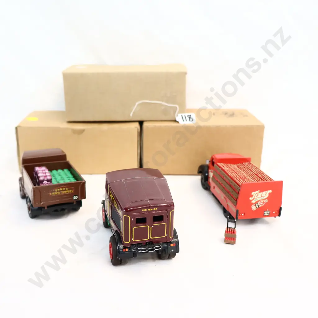 1/43 Boxed Trucks Image 1++