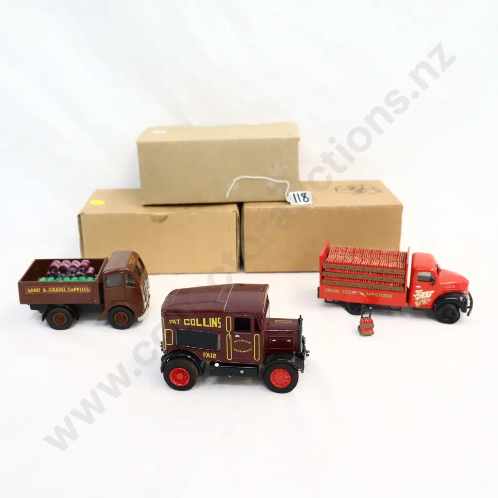1/43 Boxed Trucks Image 1++