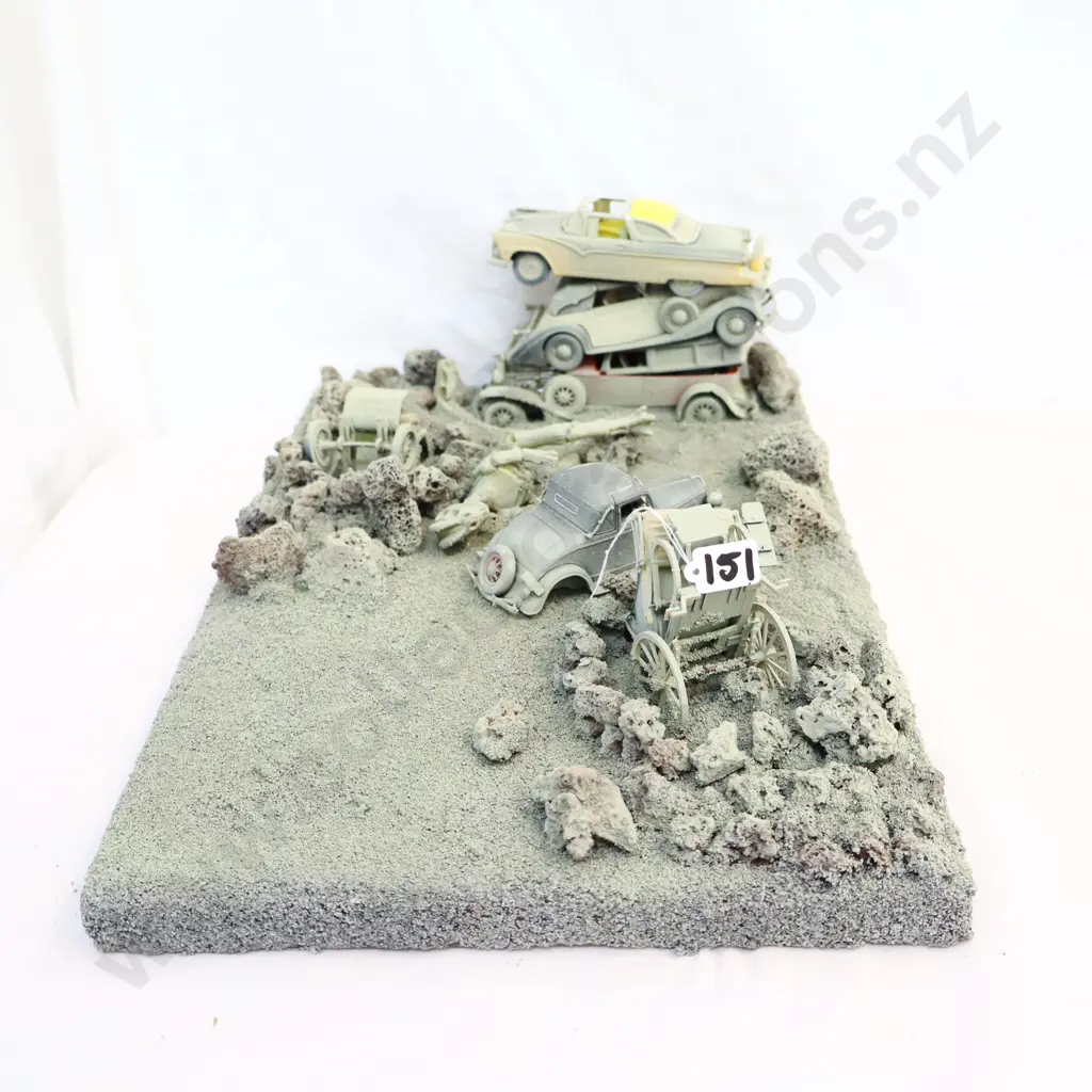 1/43 Demo Yard Diarama Image 1++