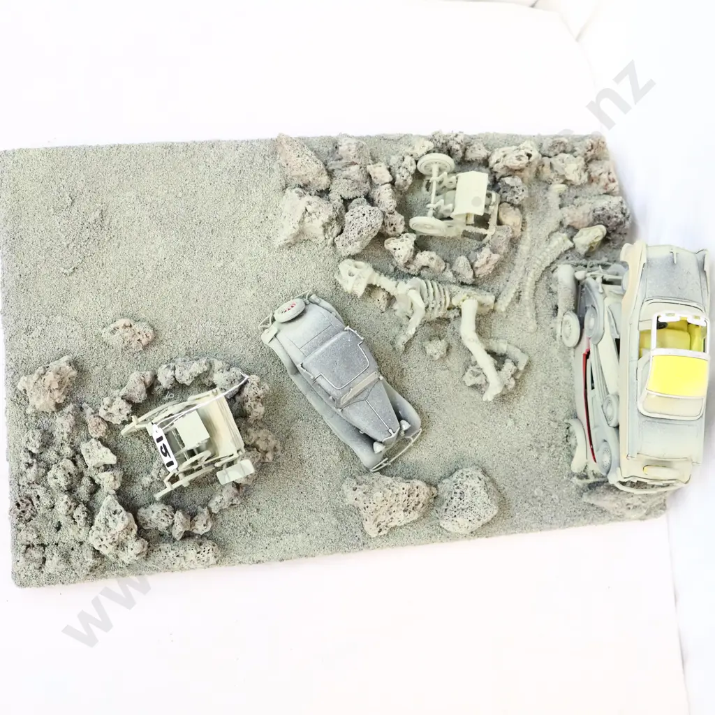 1/43 Demo Yard Diarama Image 1++