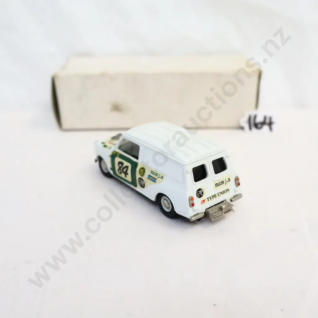 1/43 British Motoring Classic Mini Van Image 1++