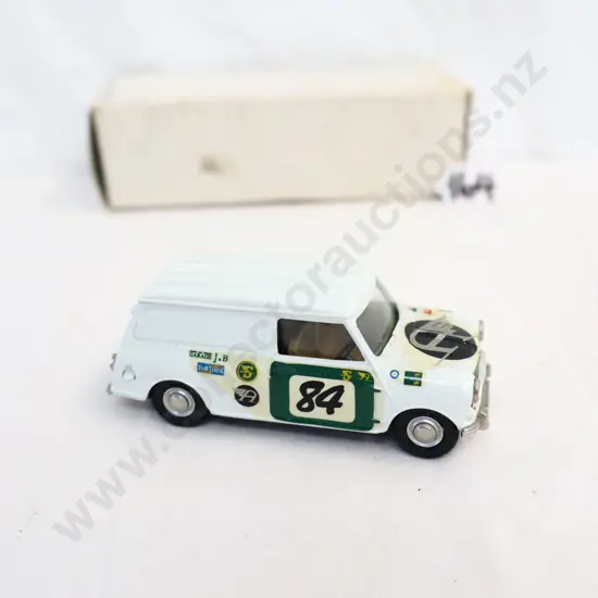 1/43 British Motoring Classic Mini Van