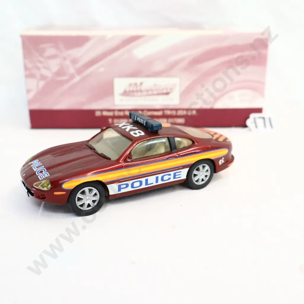 1/43 Milestone Models Jaguar XK8 1996 Image 1++