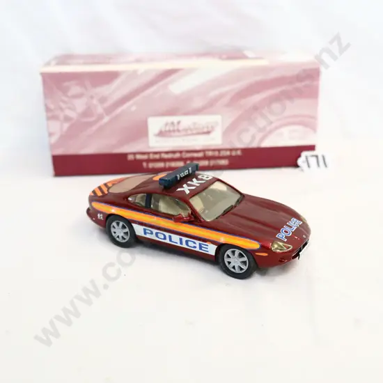 1/43 Milestone Models Jaguar XK8 1996