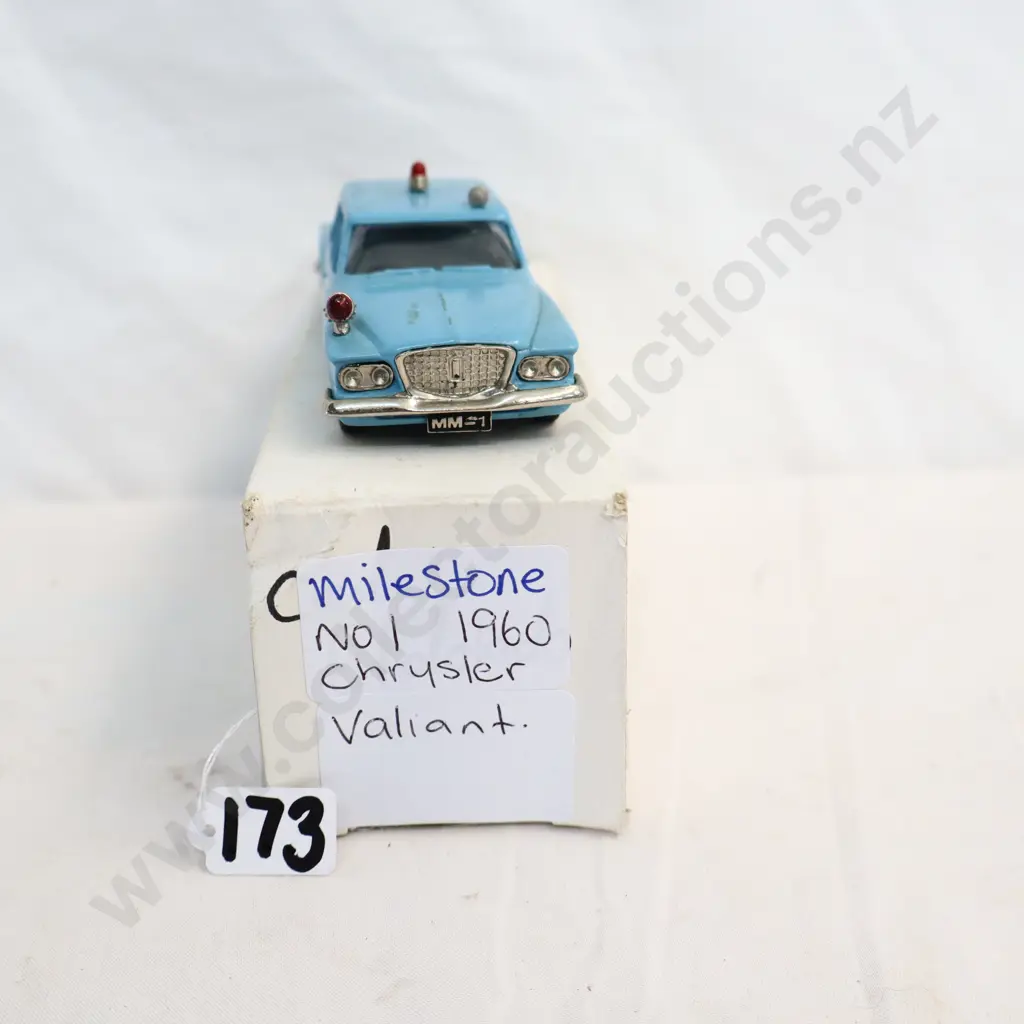 1/43 Milestone Models 1960 Chrysler Valiant Image 1++