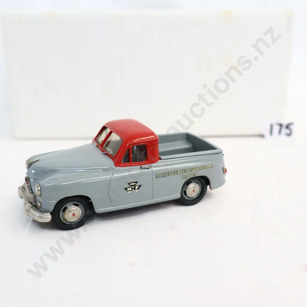 1/43 Kenna Models Vanguard Pick Up Image 1++