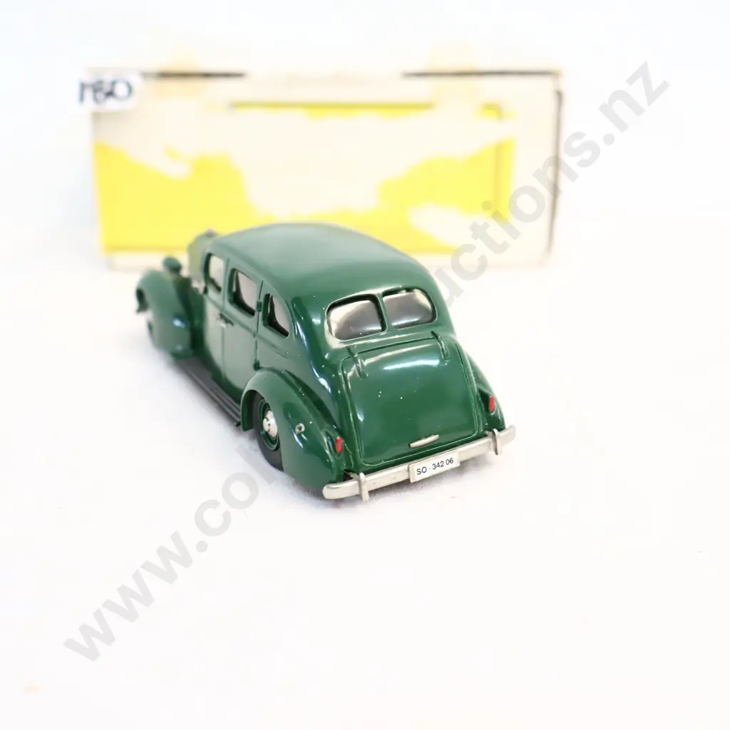 1/43 Skyline Models 1937 Packard Eight Image 1++