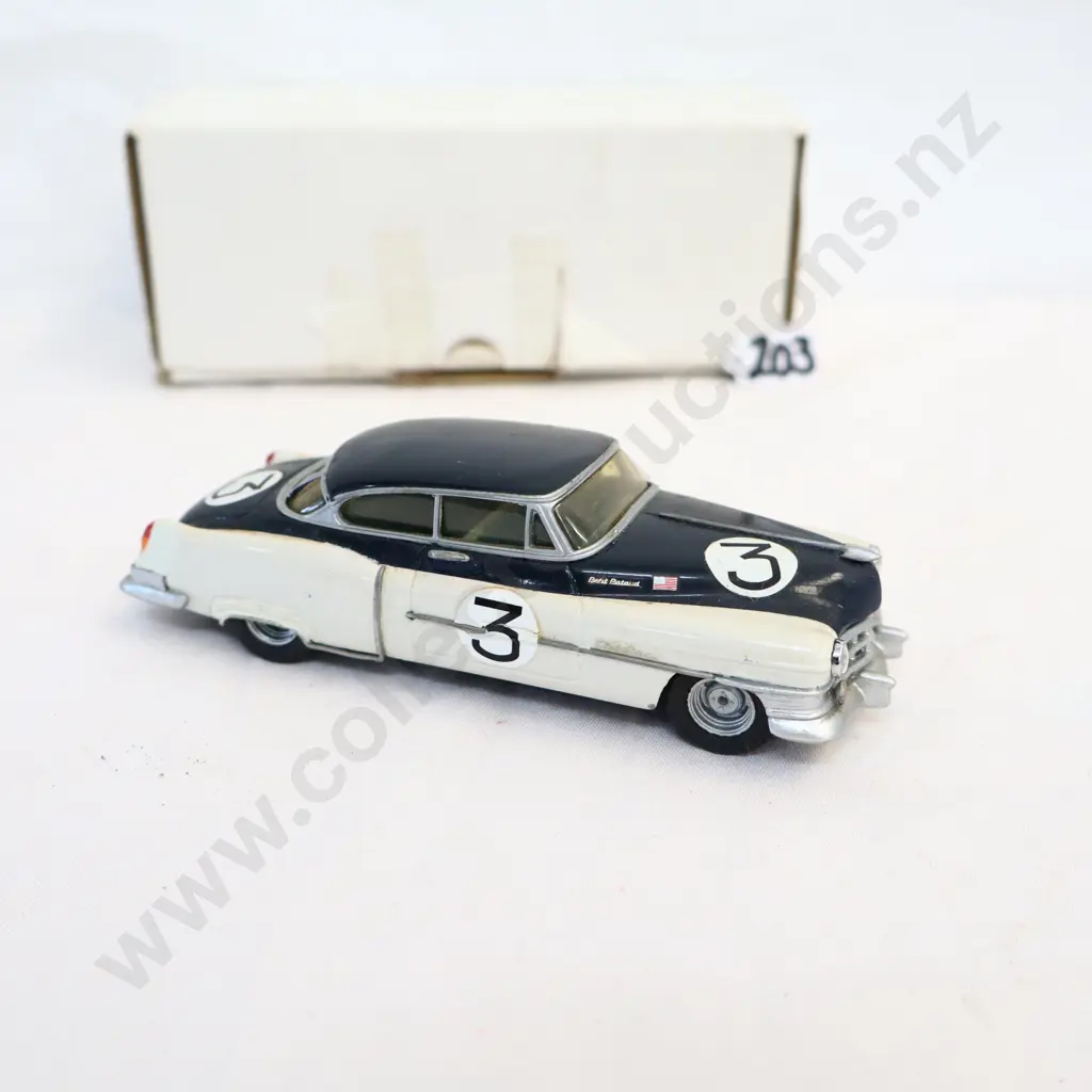 1/43 1950 Cadillac Sedan Image 1++