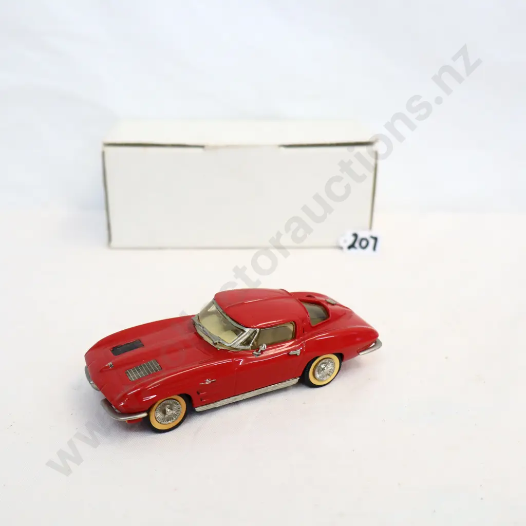 1/43 St Martins Models Corvette Stingray Image 1++
