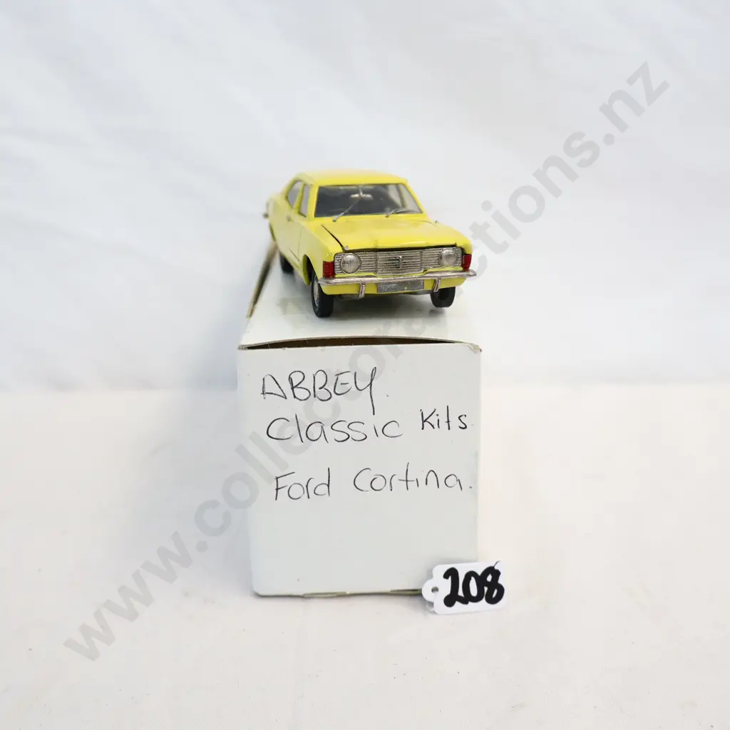 1/43 Abbey Classics Ford Cortina Image 1++