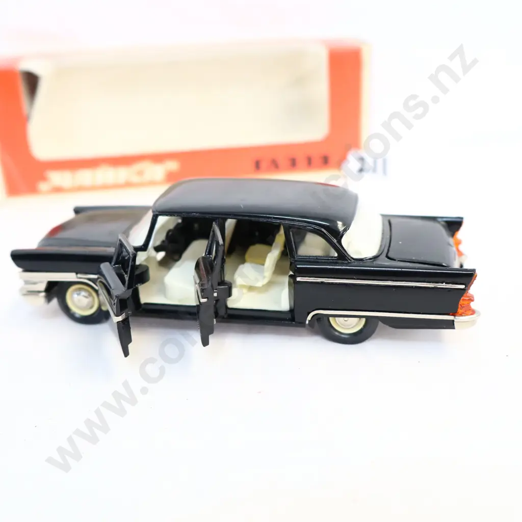 1/43 Yanka Models GAZ 13 Chaika Limousine Made in USSR Image 1++