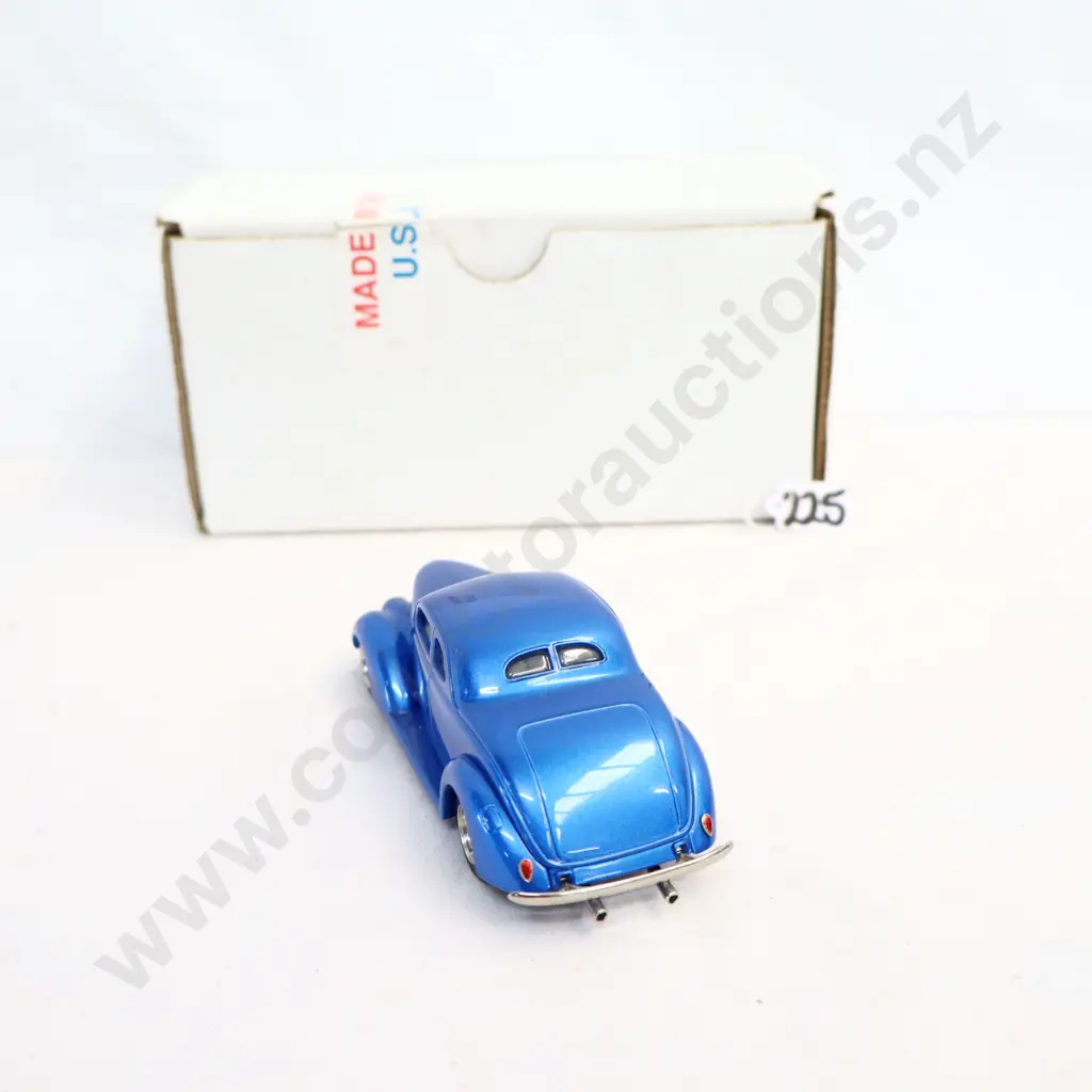 1/43 Design Studio 1937 Ford 5 Window Couple No 12 of 16 Image 1++