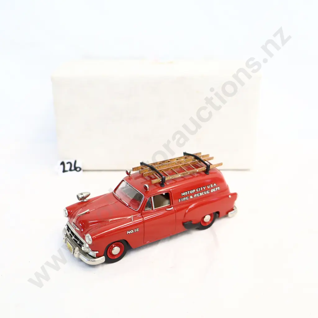 1/43 Motor City USA 1953 Chevrolet Fire Rescue Image 1++