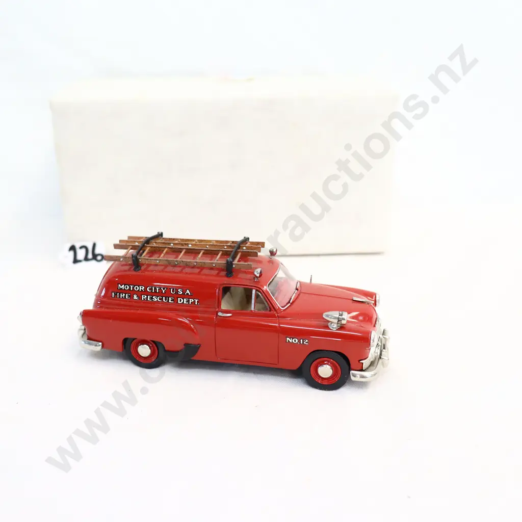1/43 Motor City USA 1953 Chevrolet Fire Rescue Image 1++