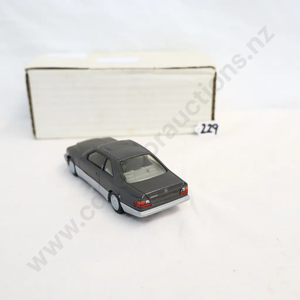 1/43 Century Models 1987 Mercedes 300 CE Image 1++