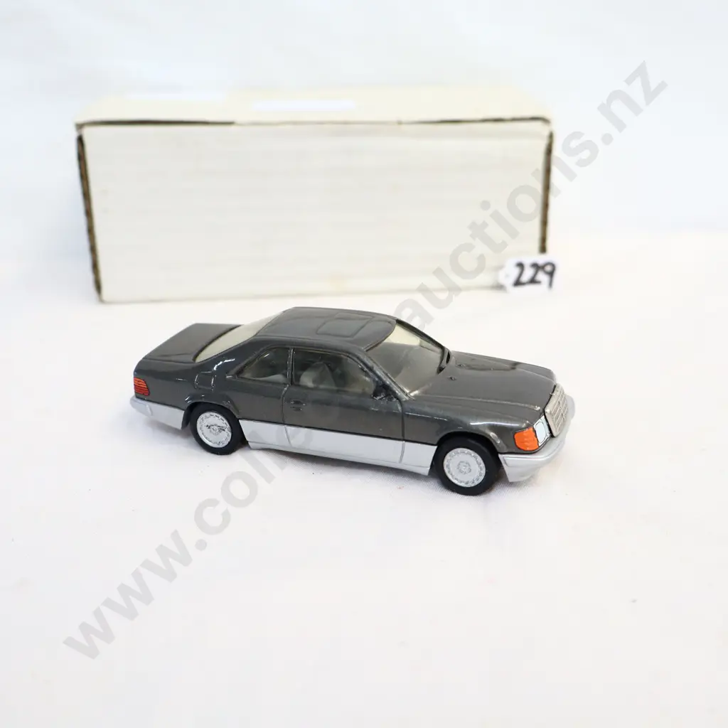 1/43 Century Models 1987 Mercedes 300 CE Image 1++
