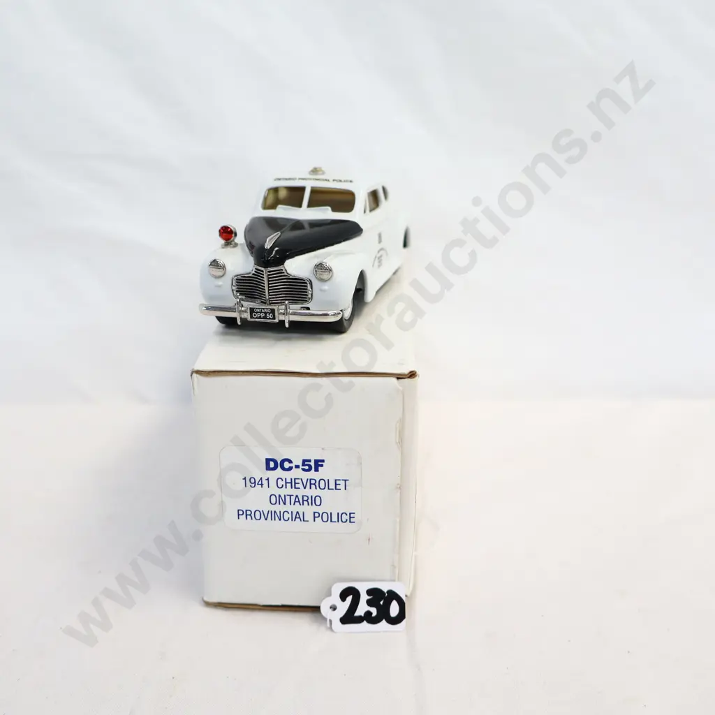 1/43 Durham Classics 1941 Chevrolet Police Car Image 1++