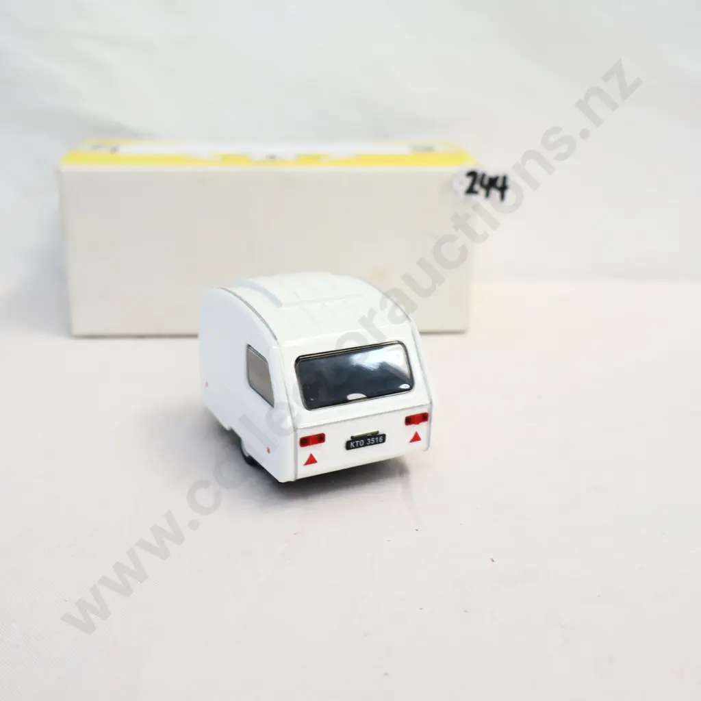1/43 Miewiadown Caravan Image 1++
