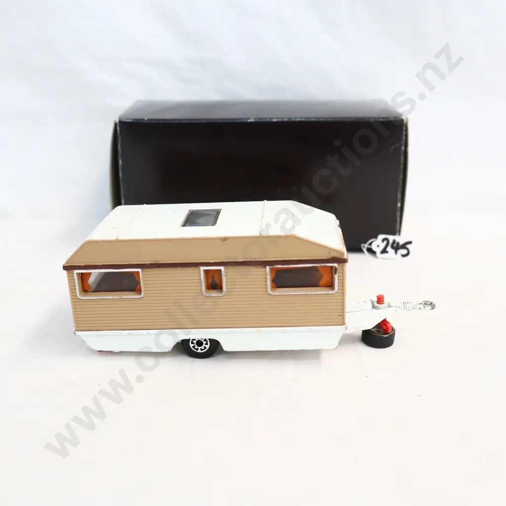 1/43 Matchbox Super Kings Europa Caravan Image 1++