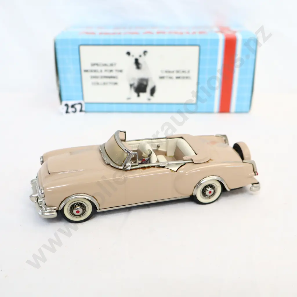 1/43 Minimarque 1953 Packard Caribbean Image 1++
