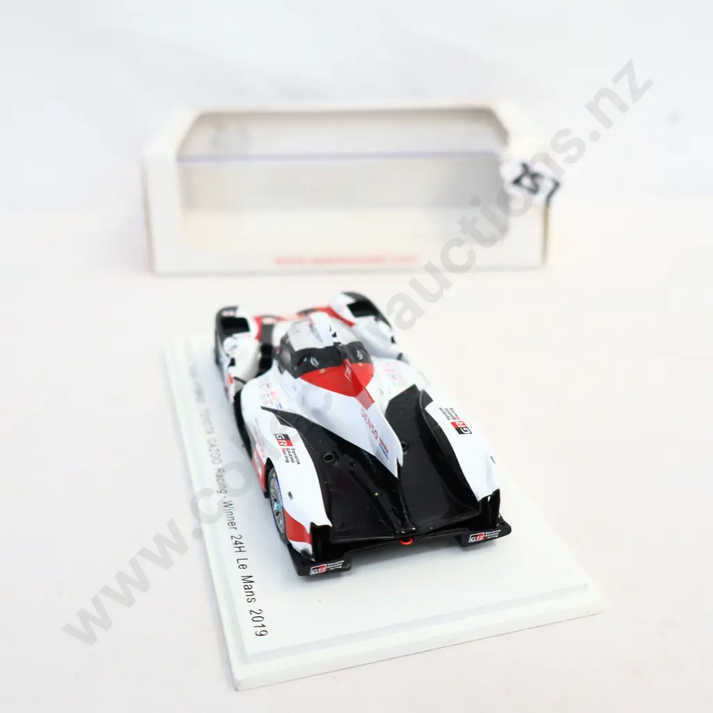 1/43 Spark Toyota TS 050 Hybrid Image 1++