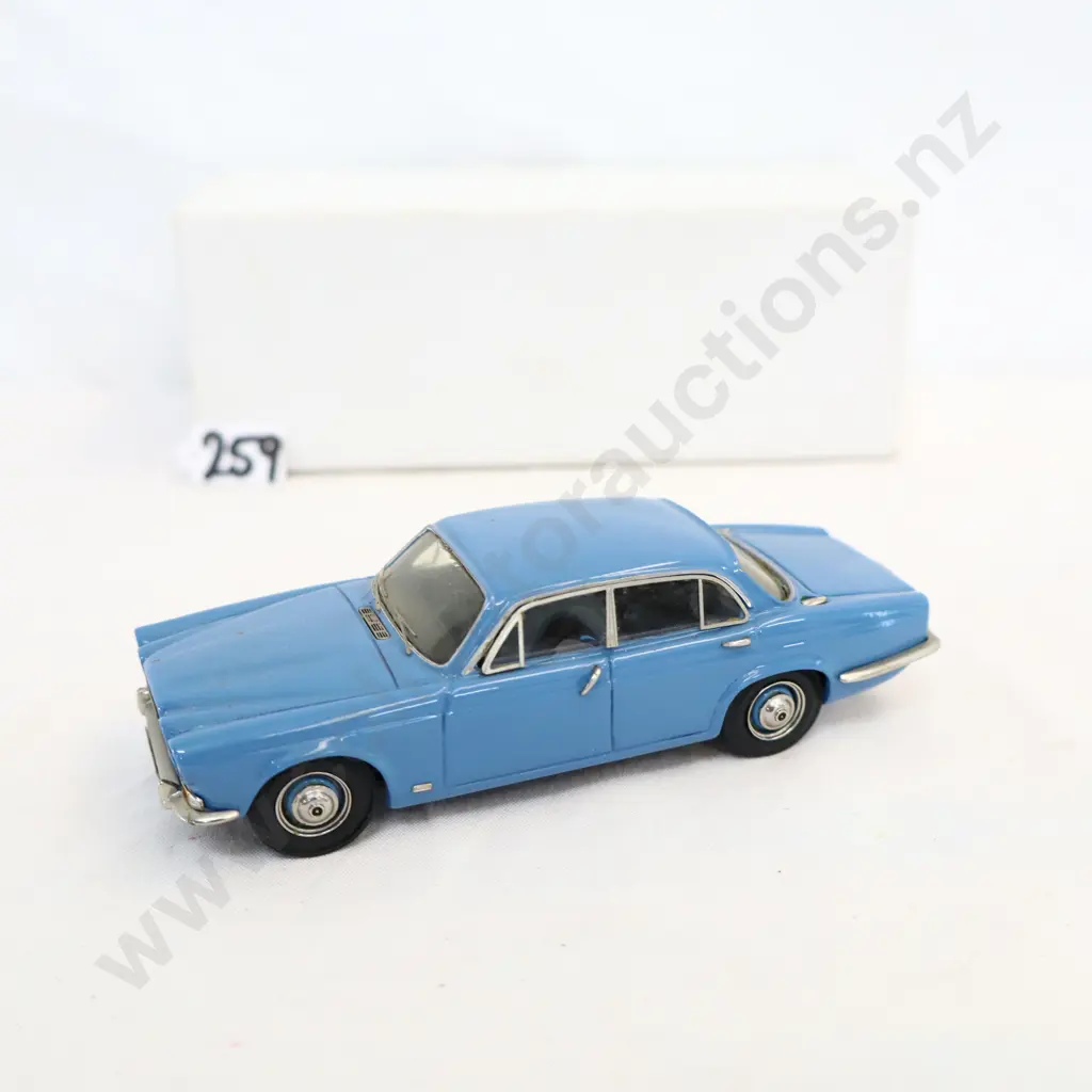 1/43 SMTS Models Jaguar XJ6 Image 1++