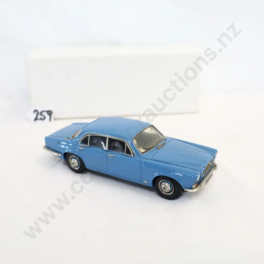 1/43 SMTS Models Jaguar XJ6 Image 1++