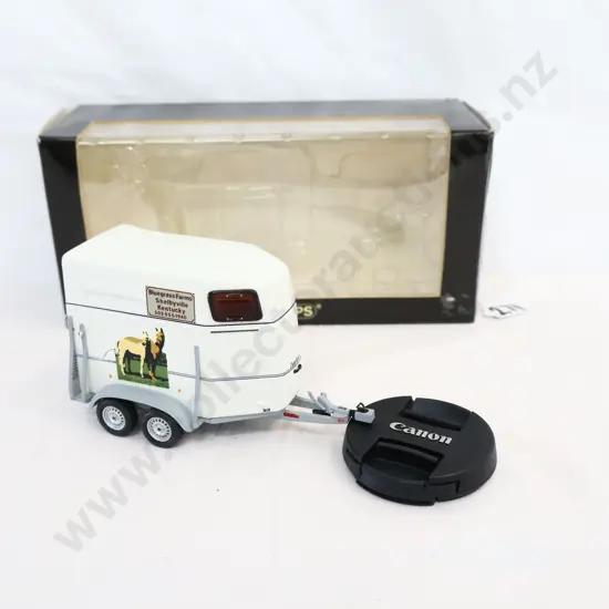 1/43 Minichamps Horse Float