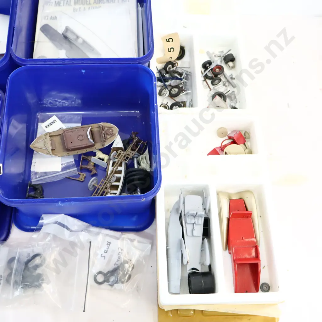 1/43 Scale Model Parts Image 1++