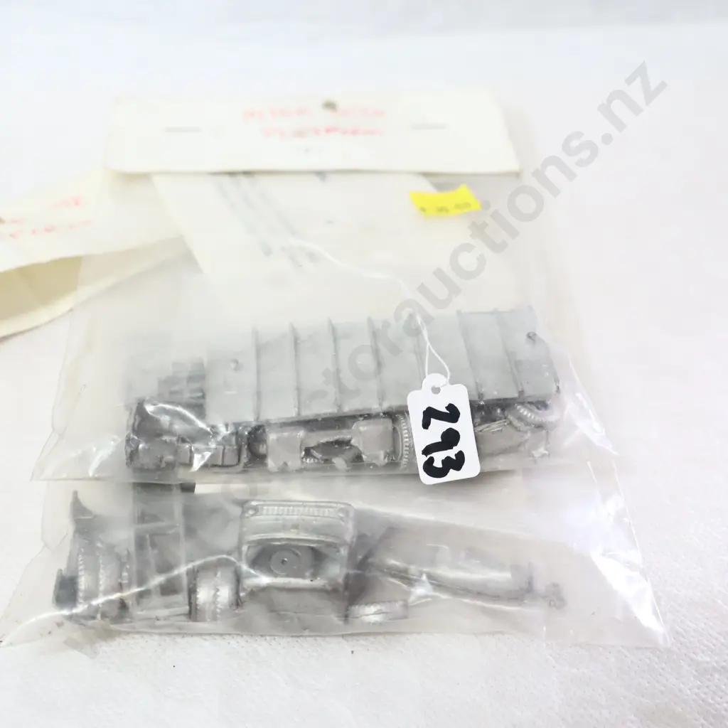 1/87 Peter Young White Metals Kits Inter Acco Platform And Bedford TK Platform Image 1++