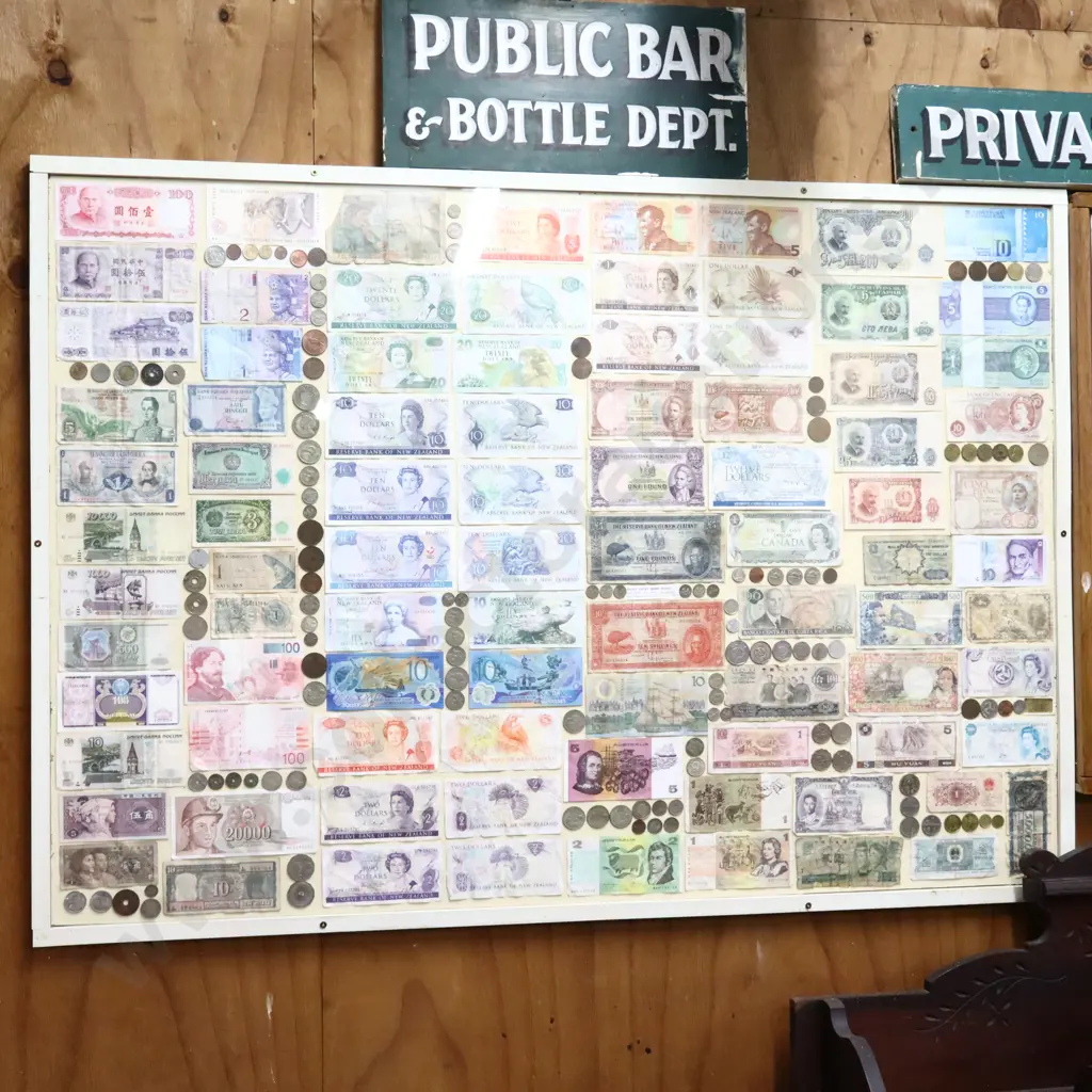 Cased World Bank Notes And Coins Image 1++