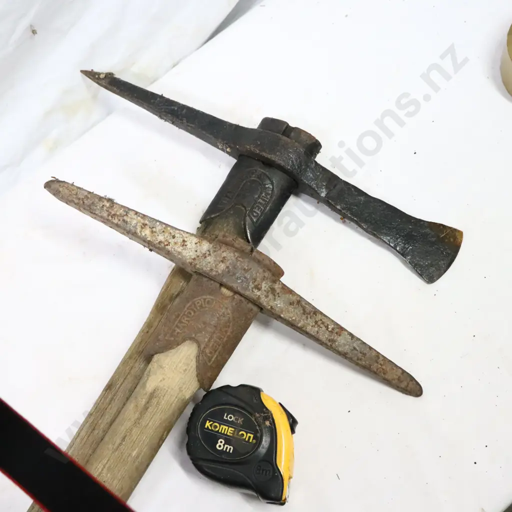 Early Handypick Limited Pick Axes x 2 Image 1++
