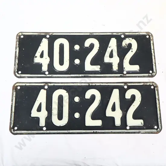 License Plate Pair 1930 - 1931