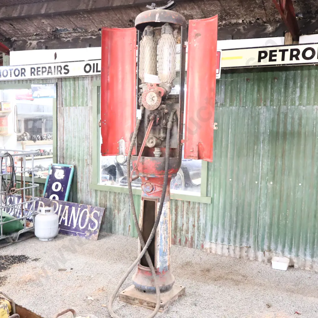C1920s Carbox Petrol Bowser Image 1++