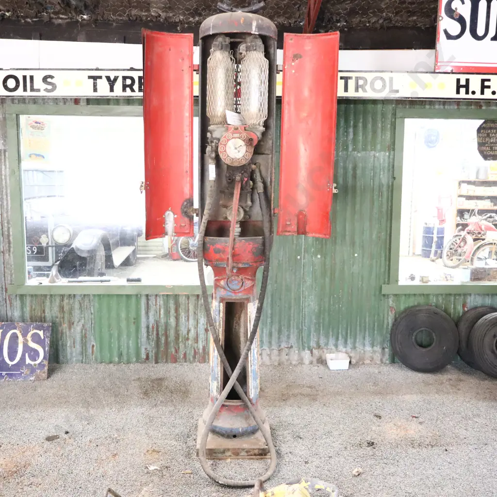 C1920s Carbox Petrol Bowser Image 1++