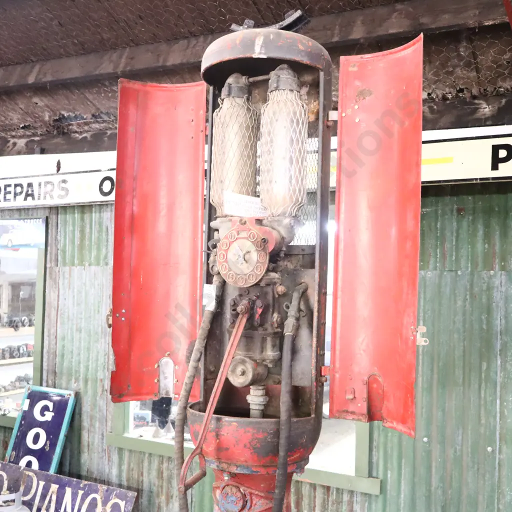 C1920s Carbox Petrol Bowser Image 1++