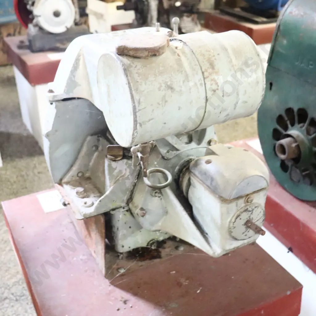 Pilot Stationary Engine, Sydney Image 1++