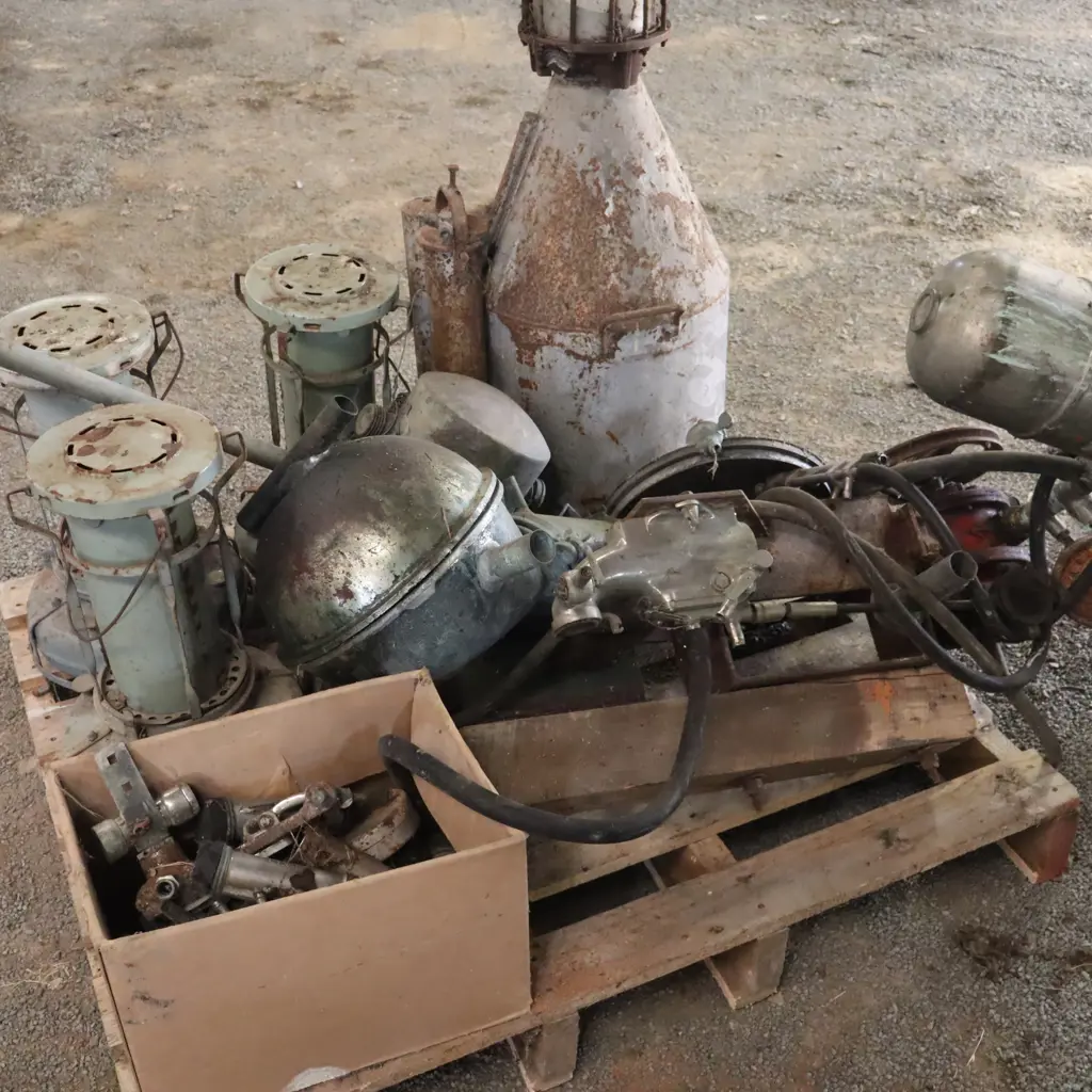 Pallet, Milking Bits, Acetelyne Tank Ect. Image 1++