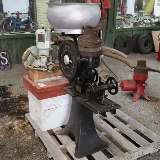 Alfa Laval Daisy Cream Seperator