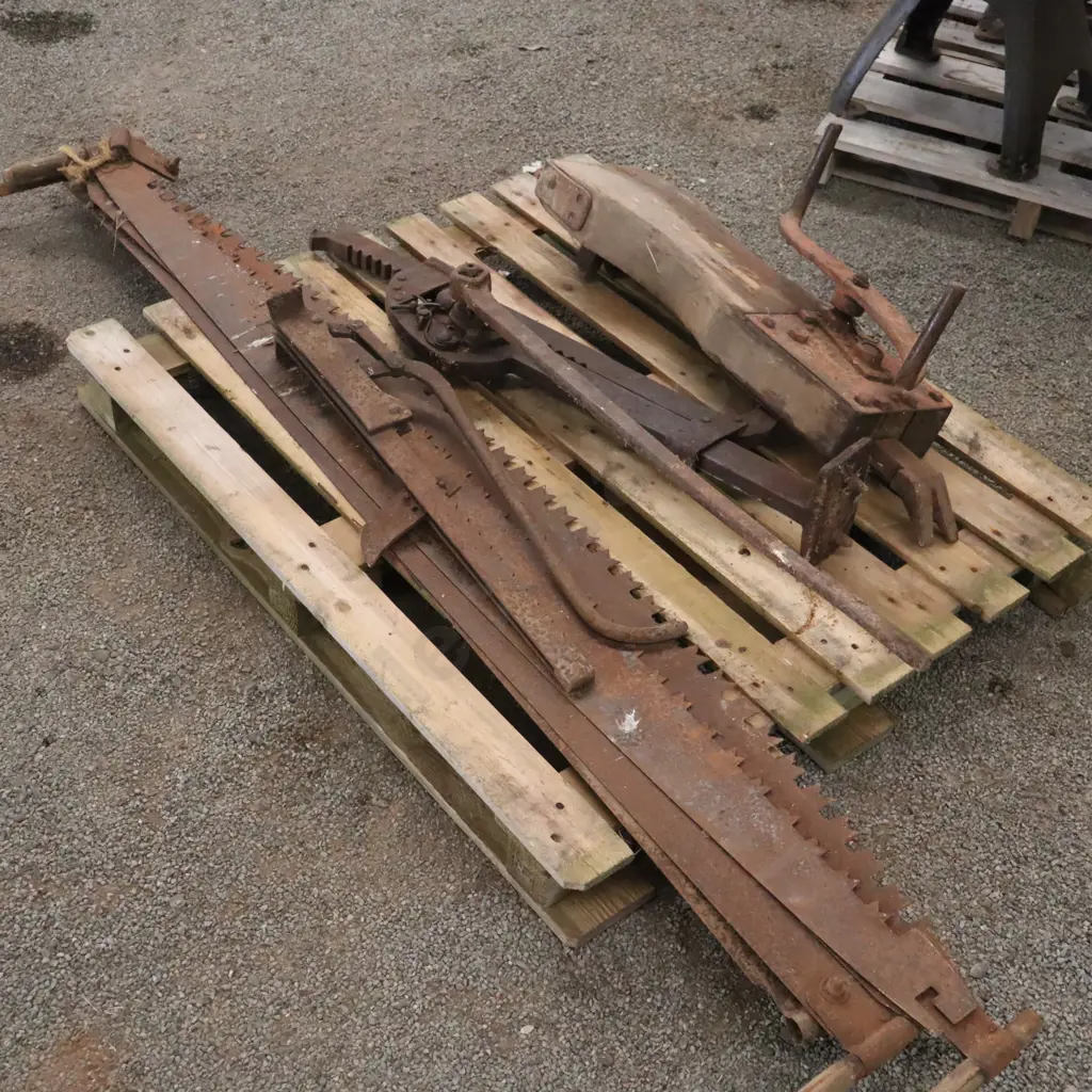 Pallet Timber Jacks And Saws Image 1++