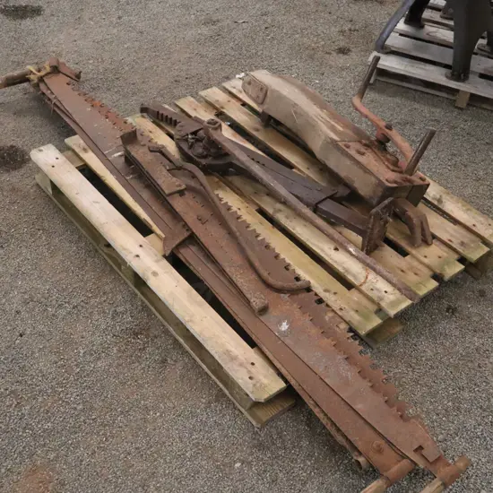 Pallet Timber Jacks And Saws