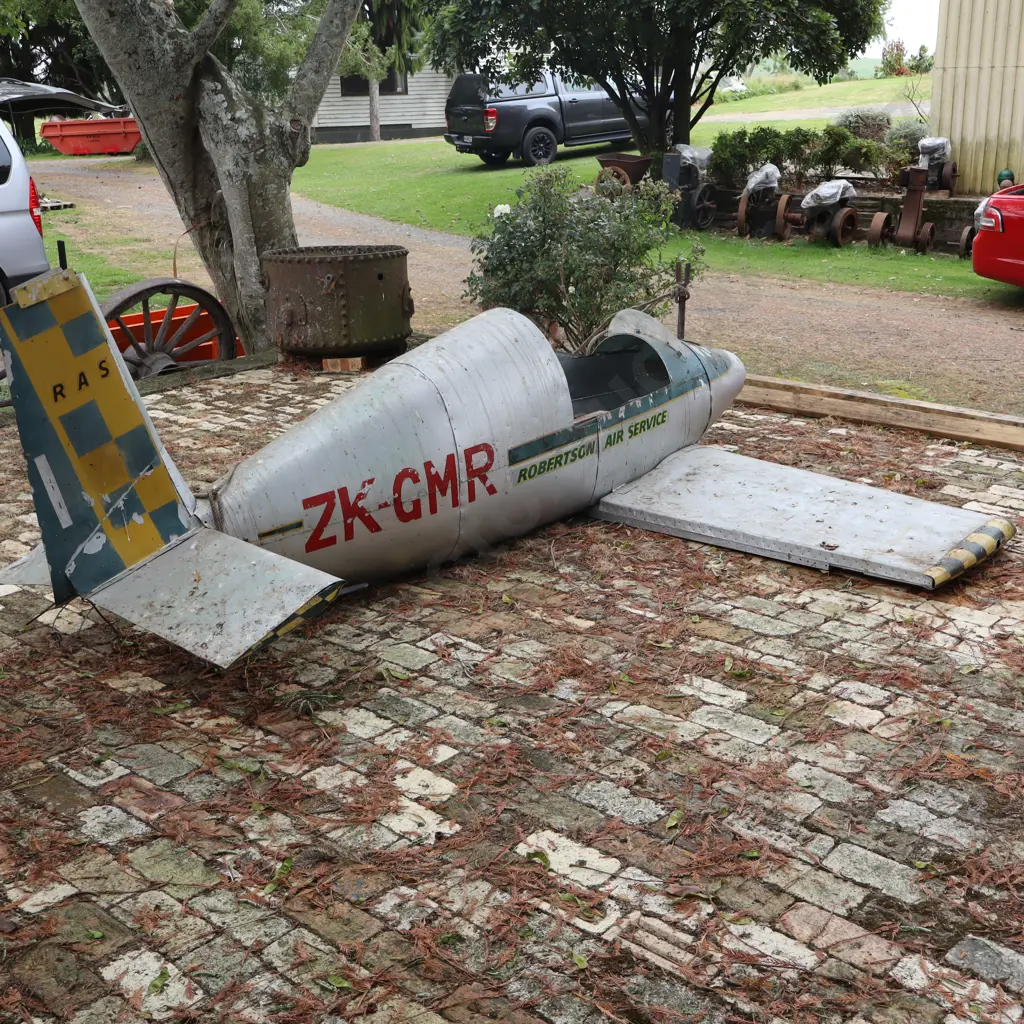 Robinsons Air Service Fuselage Made For Hamilton Christmas Parade In The 1950s Image 1++