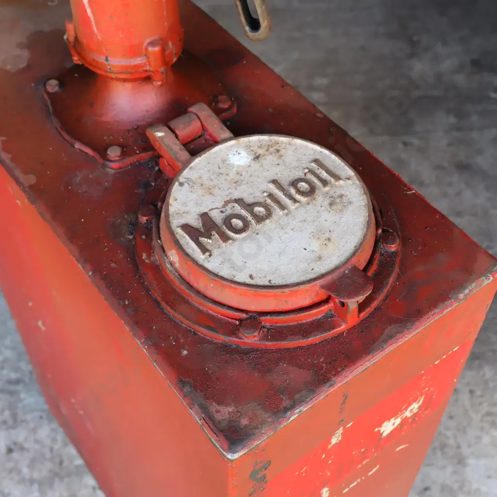 H Boy Oil Pump Mobil Oil Embossed Lid Image 1++